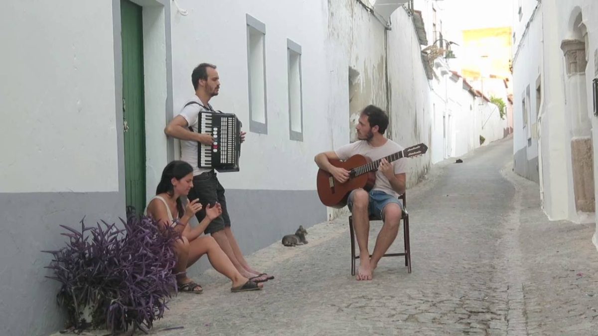 ‘Las estatuas’ María Heinen, Fabricio Amaya y Ariel Rodríguez